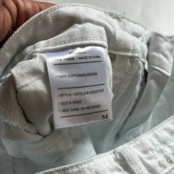 Kancan white distressed denim shorts size medium (26-27 waist) - Picture 6 of 7